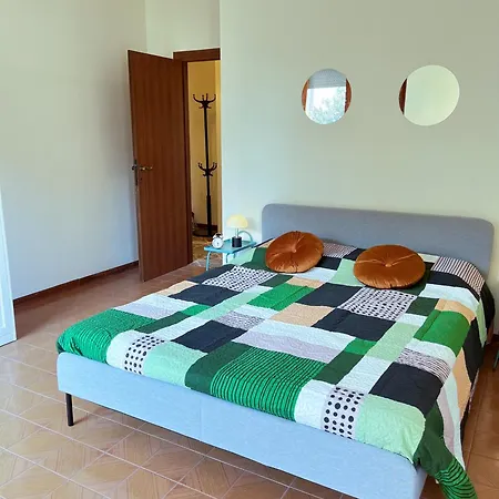 Appartement Landi 9 - 2 Camere, 3 Balconi, Parcheggio, Zona Residenziale