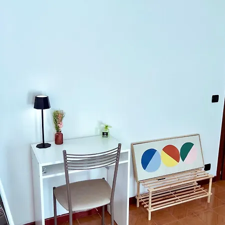 Appartement Landi 9 - 2 Camere, 3 Balconi, Parcheggio, Zona Residenziale Pise