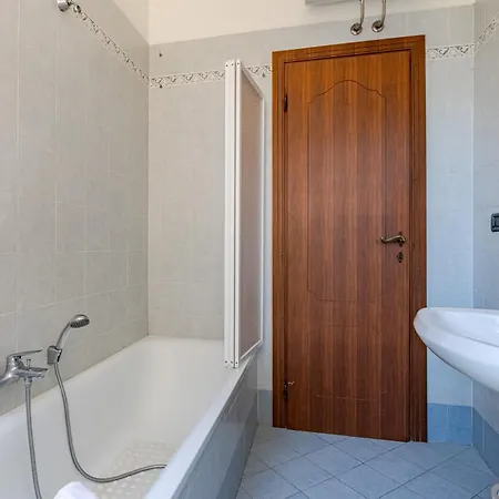 Lnd 9- 2 Camere, 3 Balconi, Parcheggio, Zona Residenziale 公寓 比萨