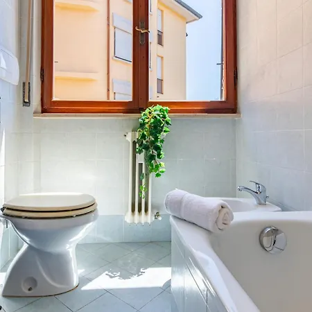 公寓 Lnd 9- 2 Camere, 3 Balconi, Parcheggio, Zona Residenziale *