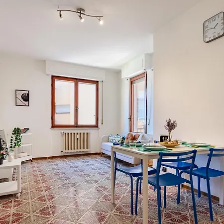 Lnd 9- 2 Camere, 3 Balconi, Parcheggio, Zona Residenziale *