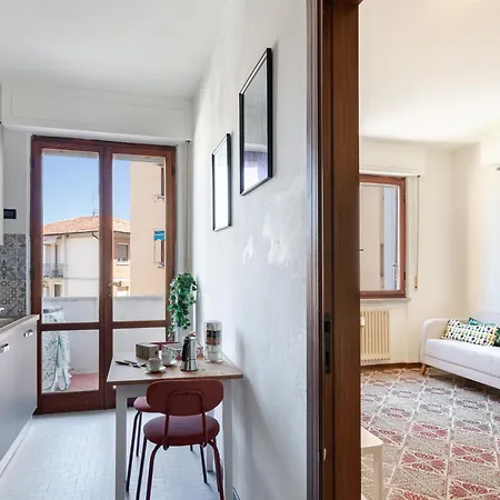 公寓 Lnd 9- 2 Camere, 3 Balconi, Parcheggio, Zona Residenziale *